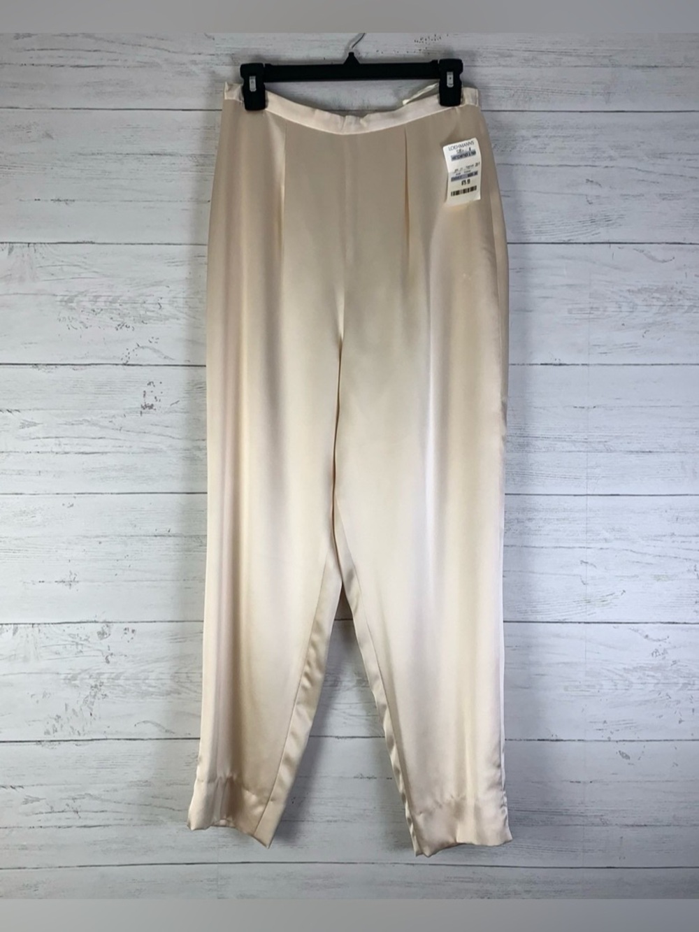 Vtg. Hartschaffner & Marx beige 100% silk high waisted pants size 8 (flaws)